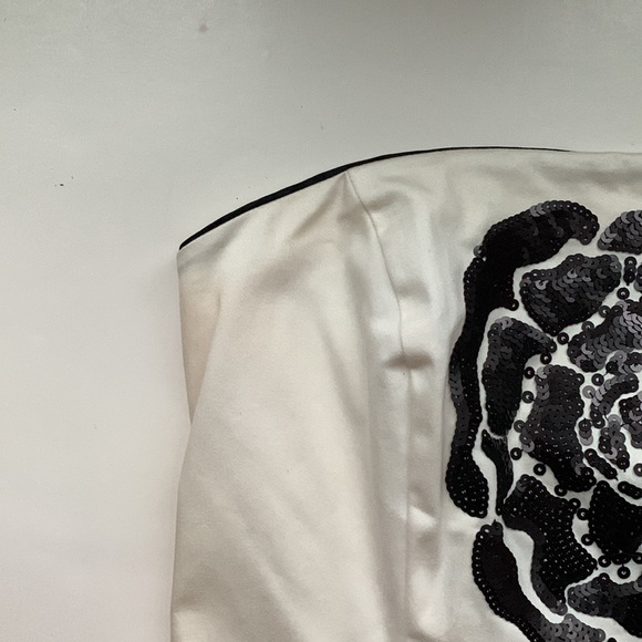 WHBM 🖤 Black Ivory Crop Top Bustier with Sequin Flower Floral Embroidery Detail - Picture 4 of 14